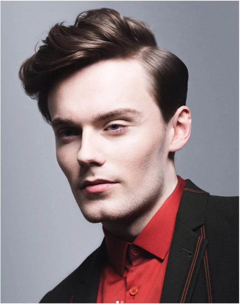 Pompadour cut and style